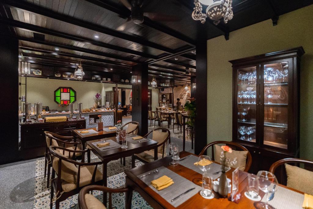Little Riverside Hoi An . A Luxury Hotel & Spa Exteriér fotografie The interior of the restaurant