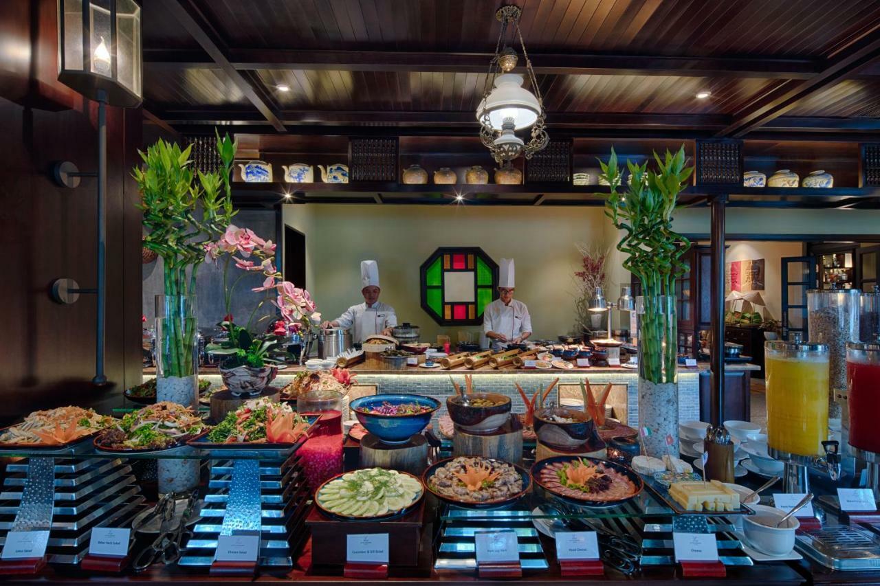 Little Riverside Hoi An . A Luxury Hotel & Spa Exteriér fotografie The buffet at the restaurant
