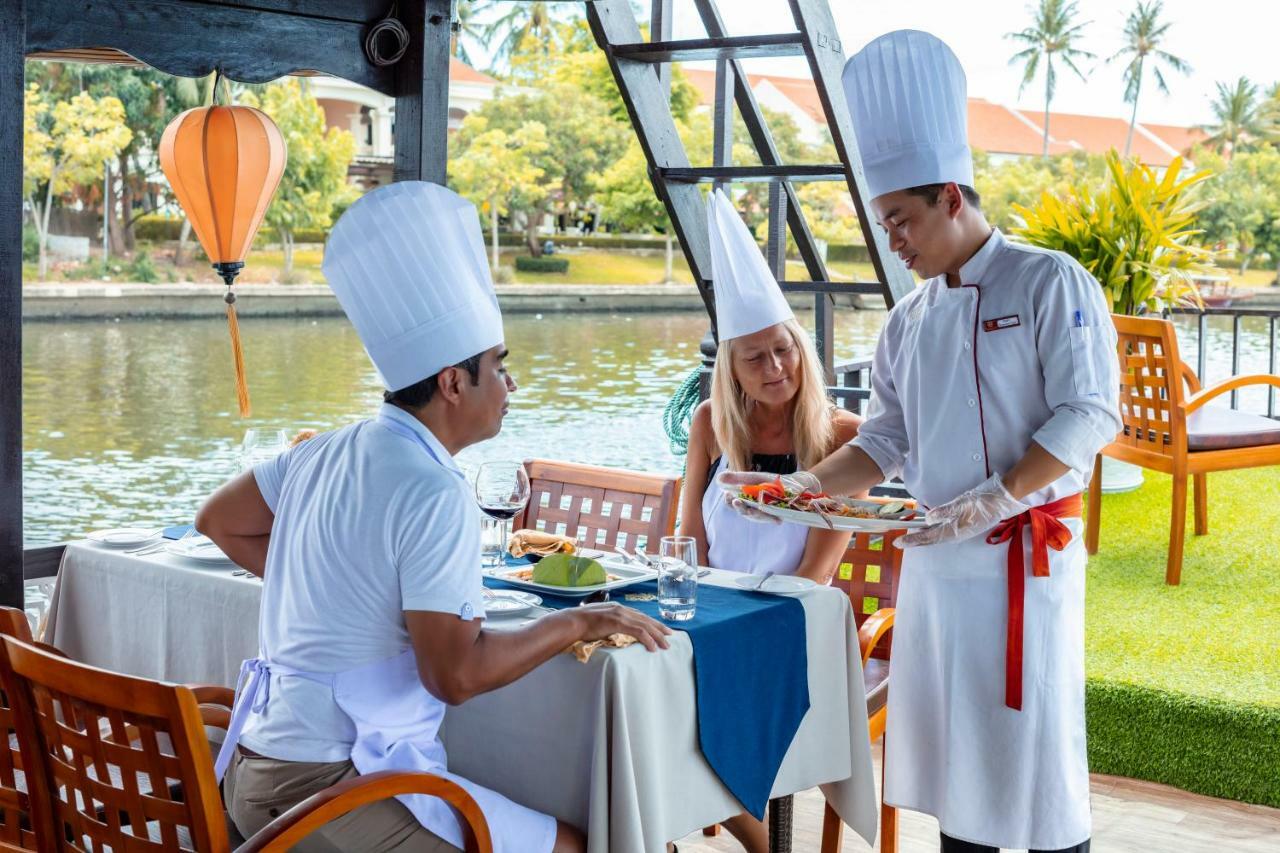 Little Riverside Hoi An . A Luxury Hotel & Spa Exteriér fotografie A restaurant in Hoi An, Vietnam