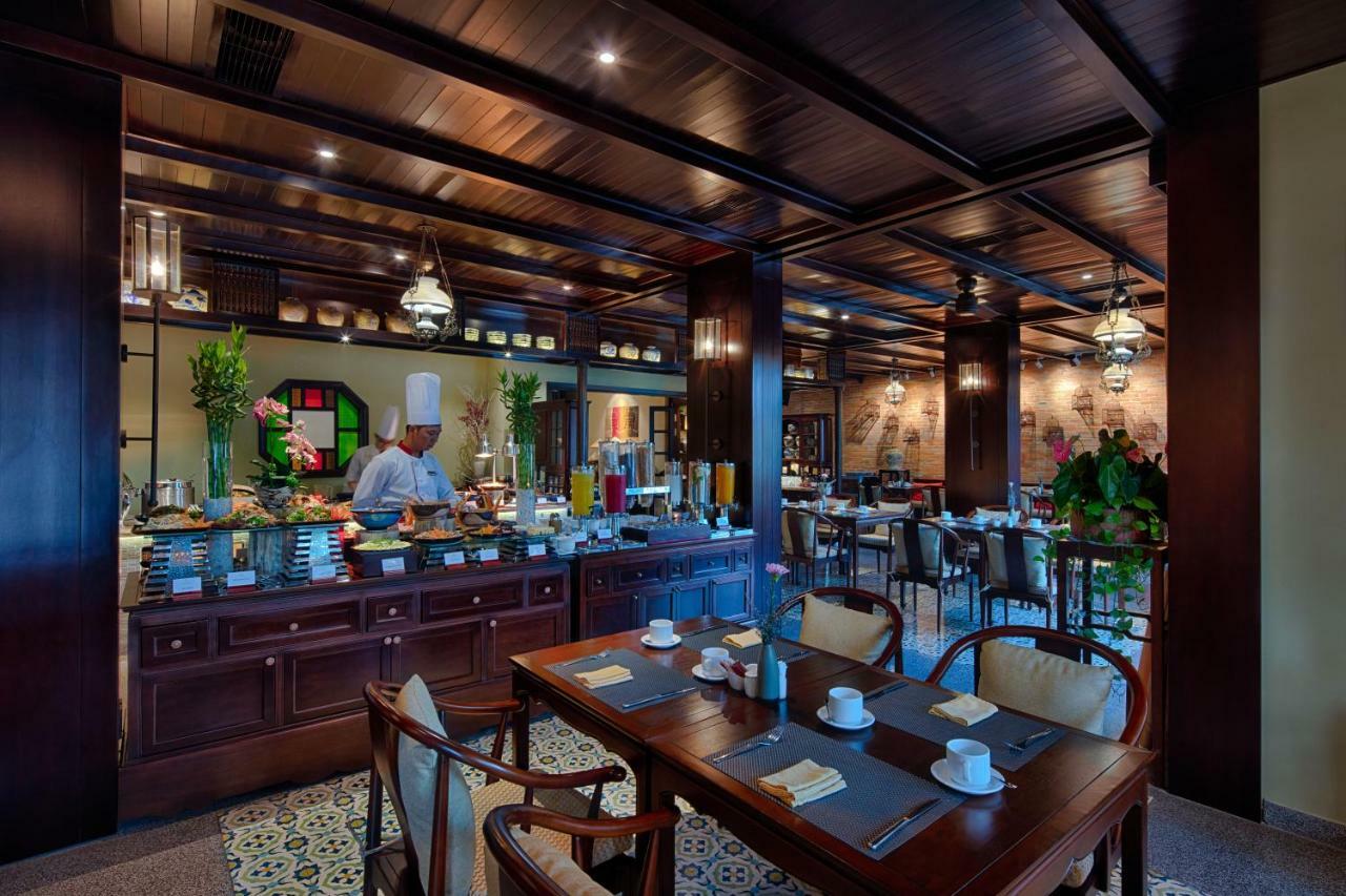 Little Riverside Hoi An . A Luxury Hotel & Spa Exteriér fotografie The restaurant at the hotel
