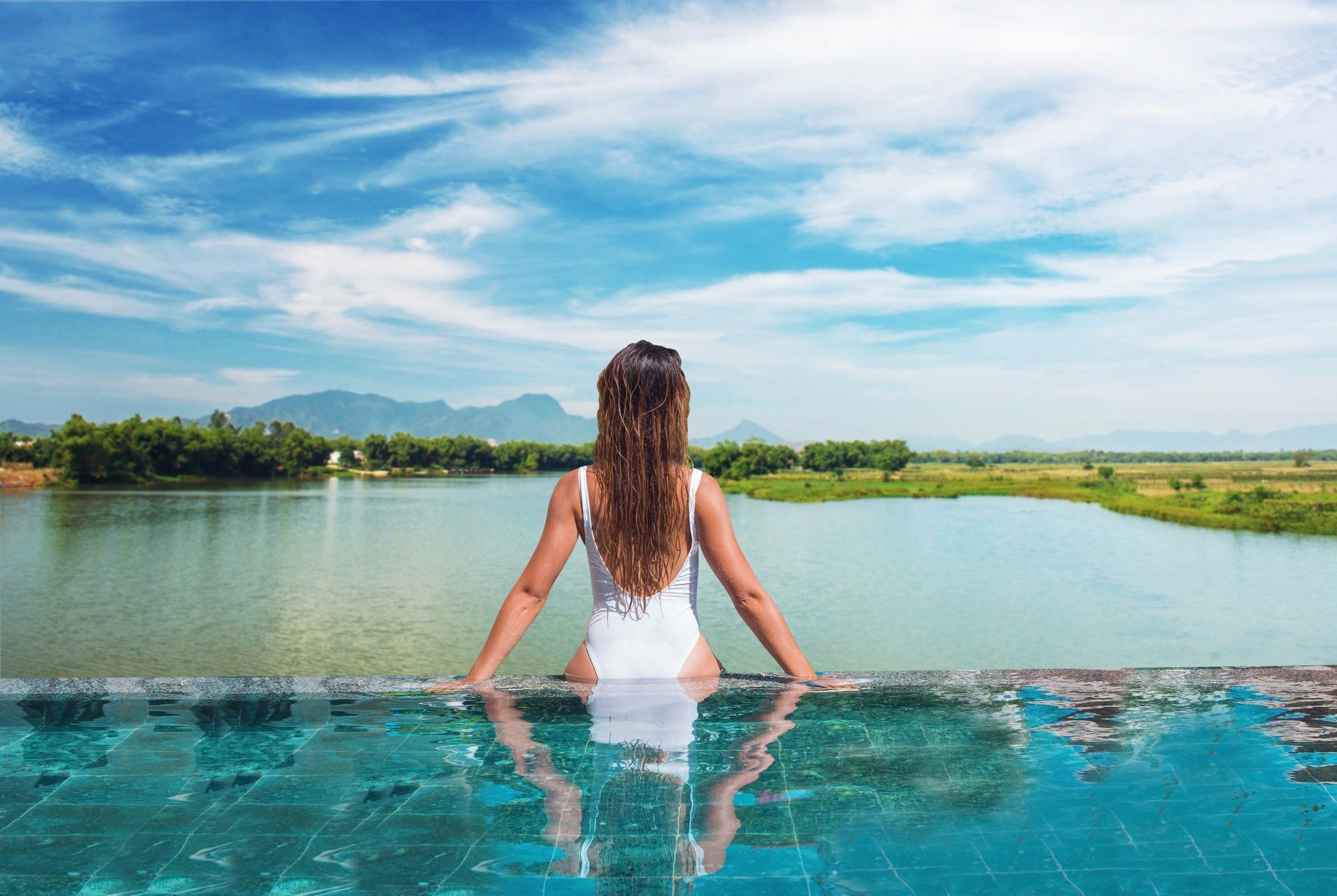Little Riverside Hoi An . A Luxury Hotel & Spa Exteriér fotografie A woman in a swimsuit